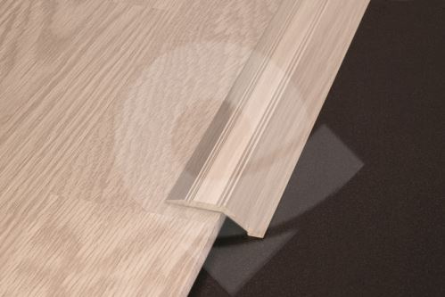 Náběhová lišta Profilpas samolepící 43x8 mm ořech 2,7 m