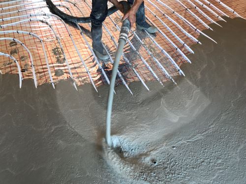 Lití cementového potěru cemflow (tekutého betonu), cena práce za m2 bez materiálu