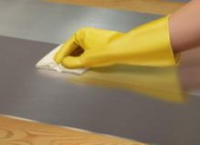 Čistič a odmašťovač neporézních materiálů Sika Aktivator-205 1l (1)